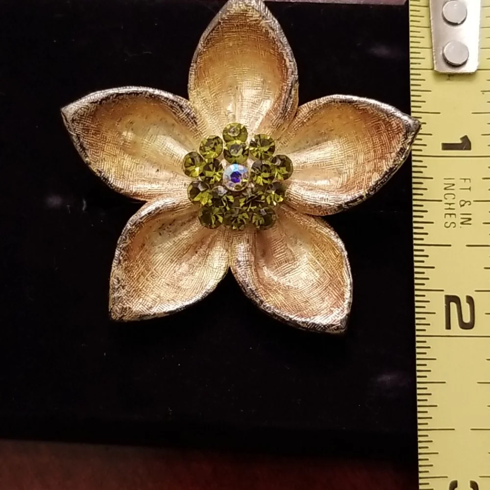 Vintage Flower Pin
